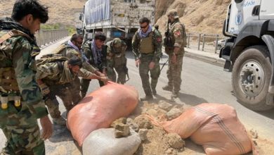 تصویر قول‌اردوی ۲۰۹ شاهین از پاکسازی مسیر شاهراه بلخ-سمنگان خبر میدهد