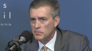 ABD’nin eski İslamabad Büyükelçisi: Pakistan iki yönlü bir politika izledi fotoğrafı