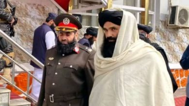 تصویر سرپرست وزارت داخله طالبان برای اولین بار در مقابل رسانه‌ها ظاهر شد