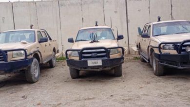 تصویر نیروهای طالبان در لغمان ۱۱ عراده موتر نظامی را در جریان تلاشی کشف کردند