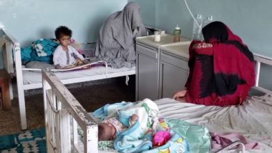 تصویر مسئولان صحی سمنگان: طی یک ماه گذشته بیش از ۱۰۰ طفل به سرخکان مبتلا شده‌اند