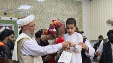 تصویر عبدالروف، پسر ربوده شده در بلخ از چنگ آدم‌ربایان آزاد شد