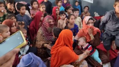 Taliban, Pakistan’da tutuklu bulunan Afgan mültecileri serbest bırakma çabalarının sürdüğünü duyurdu fotoğrafı