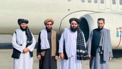 تصویر امیرخان متقی در راس یک هیات عازم ازبکستان شد