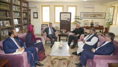 Hamed Karzai, Markus Potzel ile yaptığı görüşmede kız okullarının yeniden açılmasına vurgu yaptı fotoğrafı