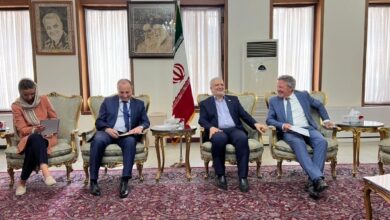 İran büyükelçisi, UNAMA’nın yardımcısı ile Afganistan’a yapılacak yardım hakkında görüştü fotoğrafı