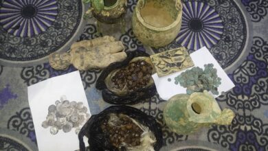 تصویر وزارت مالیه: از قاچاق آثار تاریخی در مرز تورخم جلوگیری شد