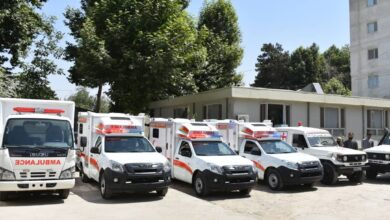 تصویر پنج عراده آمبولانس به مراکز صحی ولایت تخار از سوی وزارت صحت‌عامه توزیع شد