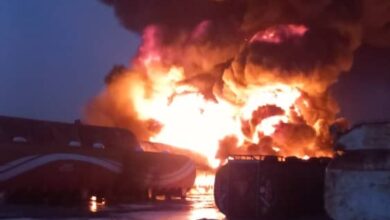 Kandahar petrol piyasasında Cumartesi günü çıkan yangın 8 milyon Afghanı zarara yol açtı fotoğrafı