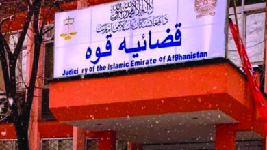 تصویر طالبان ۴ تن را در کابل شلاق زدند