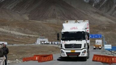 تصویر نخستین محموله تجارتی چین از مسیر پاکستان وارد افغانستان میشود