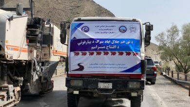 تصویر کار ترمیم شاهراه جلال‌آباد – تورخم آغاز گردید