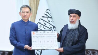 تصویر سفارت چین در کابل ۵۰ هزار دالر به زلزله‌زدگان هرات کمک کرد