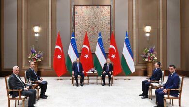 Türkiye ve Özbekistan Cumhurbaşkanları ECO toplantısının oturum aralarında buluştu fotoğrafı