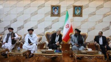 تصویر هیات افغانستان با مقام‌های ایران روی موضوعات تجاری ترانزیتی و منطقه‌ای گفتگو نمودند