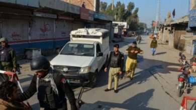 Pakistan’da polis karakoluna silahlı saldırı: 10 ölü fotoğrafı