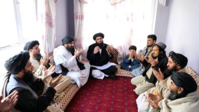 Photo of Political Deputy Minister of State Molavi Abdul Kabir visited the family of a child who was rescued from the clutches of kidnappers in Kabul city