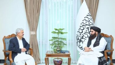 تصویر امیرخان متقی سرپرست وزارت خارجه در دیدار با هیات پاکستانی