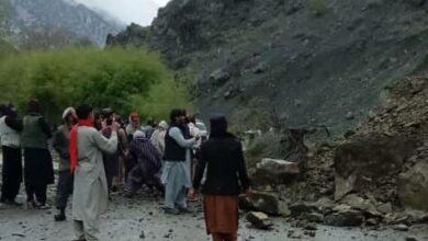 تصویر مسیر گردیز-دند پتان به دلیل لغزش زمین بسته شد