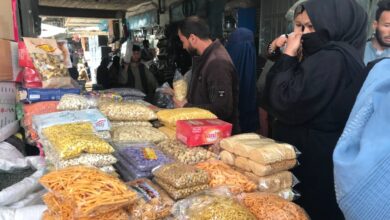 تصویر  شور و شوق  مردم در آستانه فرارسیدن روزهای عید فطرمسولان پولیس  بلخ از تدابیر شدید امنیتی در این ولایت خبر می‌دهند!