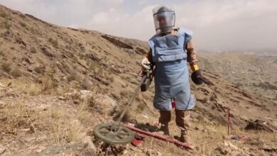 تصویر در افغانستان سه هزار کیلومتر مربع زمین توسط بنیاد های مختلف معادن پاک کاری شده است