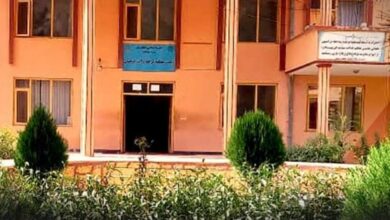 تصویر امارت اسلامی 4 نفر را در بدخشان در ملأعام شلاق زده‌ اند