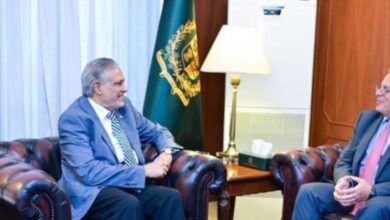 Photo of Pakistan’s foreign minister discussed with the US ambassador about Afghan immigrants