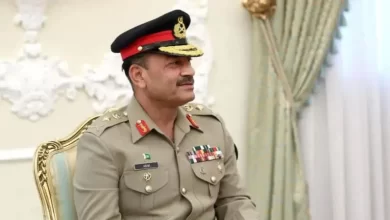 تصویر ترامپ با رییس ارتش پاکستان دیدار می‌کند