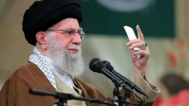 تصویر رهبر انقلاب ایران: کسی را تهدید کنید که از تهدیدکردن بترسد