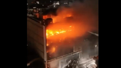 تصویر پنجاه نفر از اثر آتش‌سوزی در یک مرکز خرید در عراق جان باختند