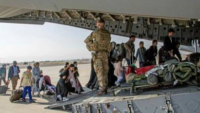 تصویر انتقال ۱۶ هزار شهروند افغانستان به بریتانیا پس از درز اطلاعات امنیتی  