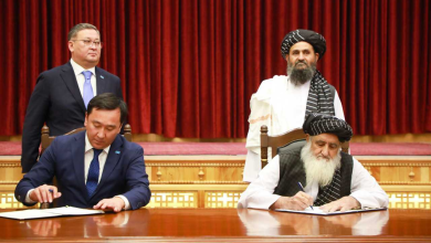 تصویر تفاهم‌نامه سرمایه‌گذاری ۵۰۰ میلیون دالری در پروژه خط‌آهن تورغندی-هرات امضا شد