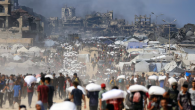 Photo of Israeli fire kills 67 people seeking aid in Gaza, medics say, as hunger worsens