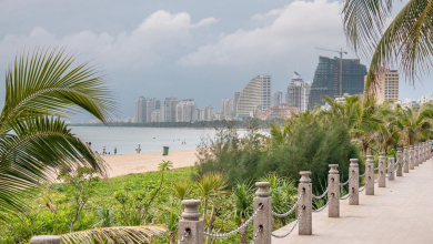 تصویر شهر توریستی سانیا در چین با شدت گرفتن طوفان تعطیل شد