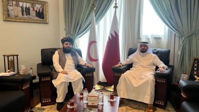 تصویر گفت‌وگوی سفیر امارت اسلامی در دوحه با رییس هلال احمر قطر درباره همکاری‌های مشترک 
