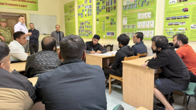 تصویر دیدار هیأت سفارت افغانستان در مسکو از زندان‌های بیلاروس