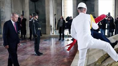 تصویر باز دید رجب‌طیب اردوغان رئیس جمهور ترکیه از آرامگاه مصطفی کمال آتاترک بنیان گذار جمهوری ترکیه در آنکارا .