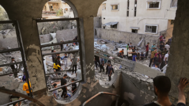 Photo of Airstrikes Kill 59 in Gaza as Ceasefire, Hostage Deal Pressure Mounts