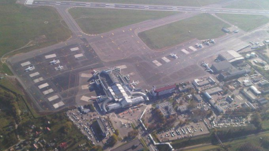 تصویر تعطیلی میدان هوایی ویلنیوس لیتوانیا به دلیل مشاهده ۱۳ بالون مشکوک؛ بخشی از موج اختلالات پهپادی در اروپا 