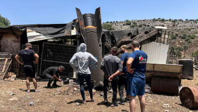 Photo of Iranian commander points to potential missile range increase