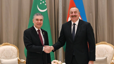 Photo of Gurbanguly Berdimuhamedov congratulates Ilham Aliyev