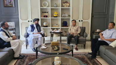 تصویر سفیر افغانستان در جاکارتا با مقام‌های اندونزیایی دیدار کرد 