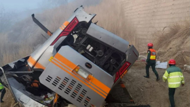 تصویر سقوط بس مسافربری به دره در پنجاب پاکستان: ۵ کشته و ۲۷ زخمی