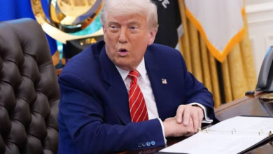 تصویر رویترز: ترامپ از بررسی گزینه‌های بسیار قوی علیه ایران خبر داد