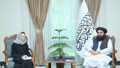 تصویر گفت‌وگوی وزیر خارجه با سرپرست یوناما درباره سفر معاون دبیرکل سازمان ملل و روند دوحه