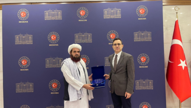 تصویر دیدار سفیر امارت اسلامی در مسکو با سفیر ترکیه؛ تأکید بر گسترش روابط و تسهیل ویزا برای تاجران و بیماران