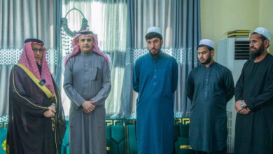 تصویر امارت اسلامی سه نظامی پاکستانی را به مناسبت ماه رمضان آزاد و به هیئت سعودی تحویل داد