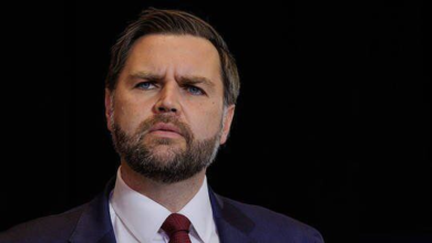 تصویر دستگیری یک شهروند آمریکایی به اتهام تهدید به ترور جی‌دی ونس، معاون ترامپ