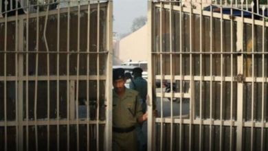 تصویر بیش از ۱۰۰ شهروند افغانستان از زندان‌های پاکستان آزاد شدند