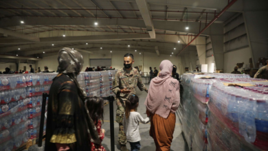 تصویر بیش از ۱۱۰۰ پناهجوی افغان در پایگاه دوحه گیر ماندند